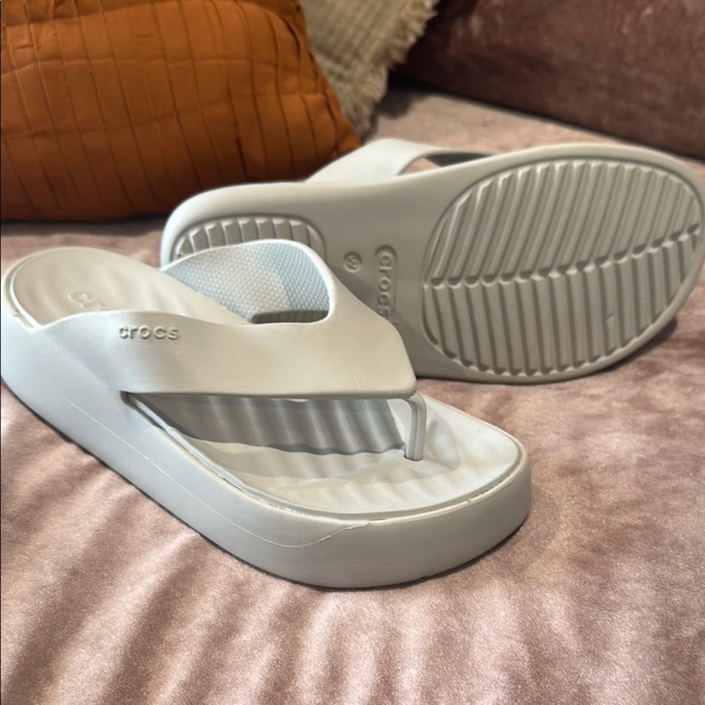 CROCS White Sandals